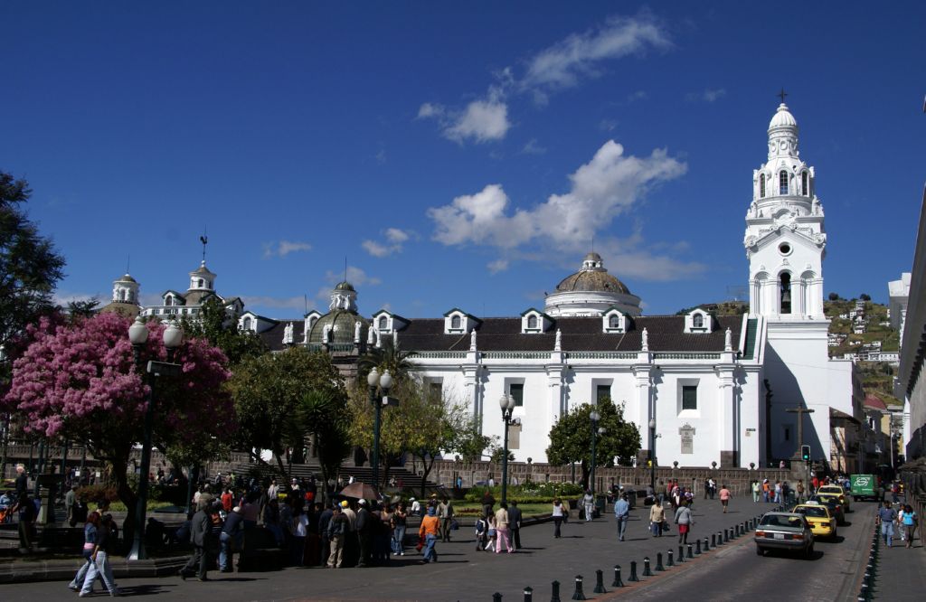 Bancos Del Ecuador By On Prezi
